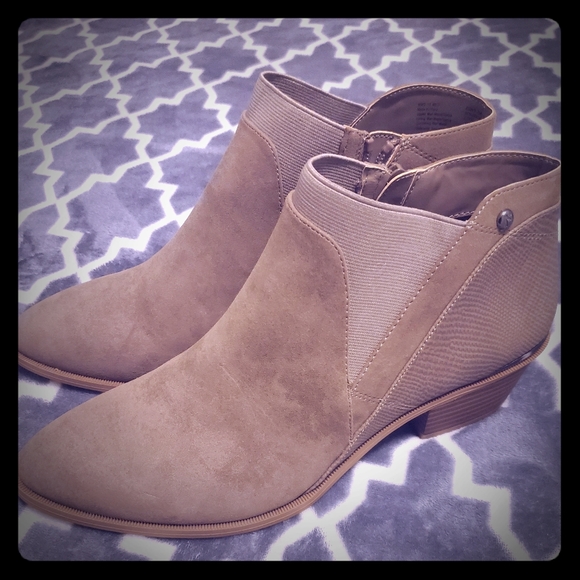 Simply Vera Booties - Picture 1 of 5